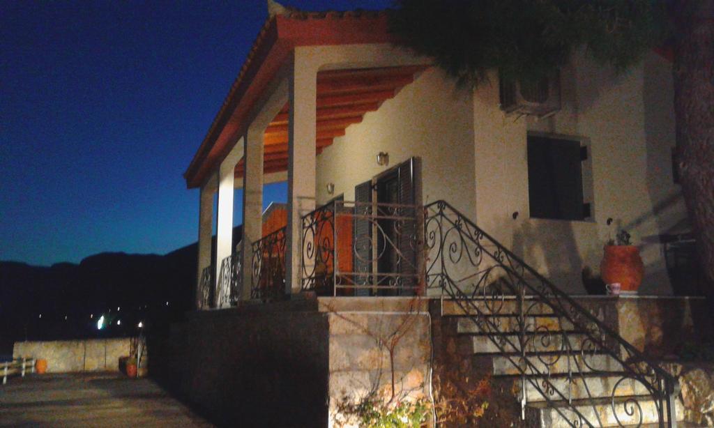 Niriides Apartment Galaxidi ภายนอก รูปภาพ