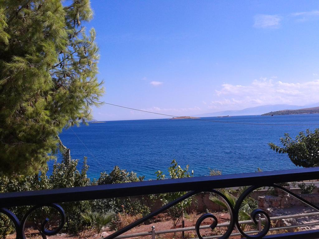 Niriides Apartment Galaxidi ภายนอก รูปภาพ