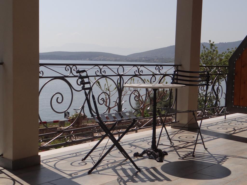 Niriides Apartment Galaxidi ภายนอก รูปภาพ