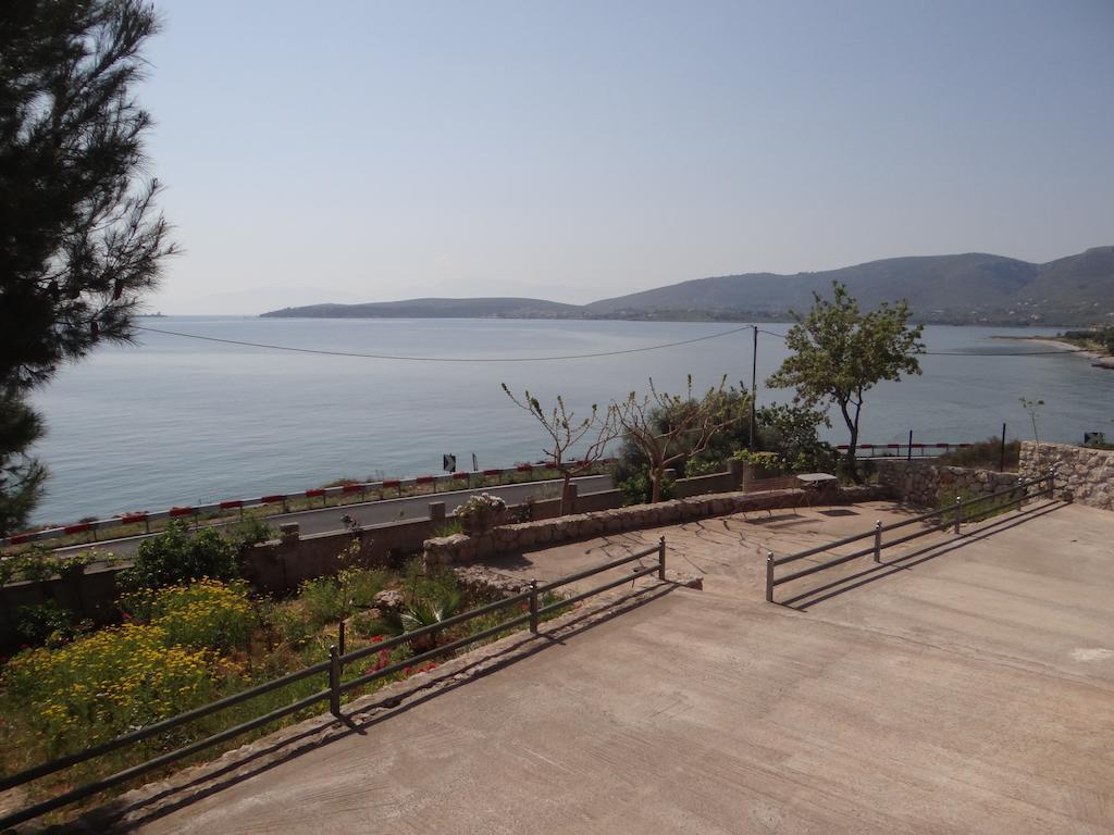 Niriides Apartment Galaxidi ภายนอก รูปภาพ